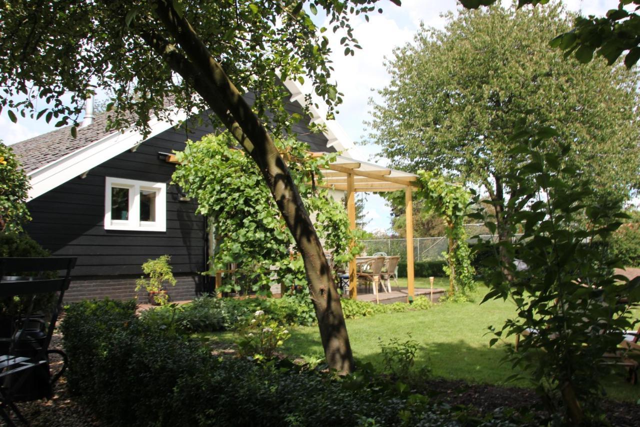 Familiehuis De Betuwe Met Prive Kunstgras Tennisbaan En Sauna Villa Erichem Ngoại thất bức ảnh