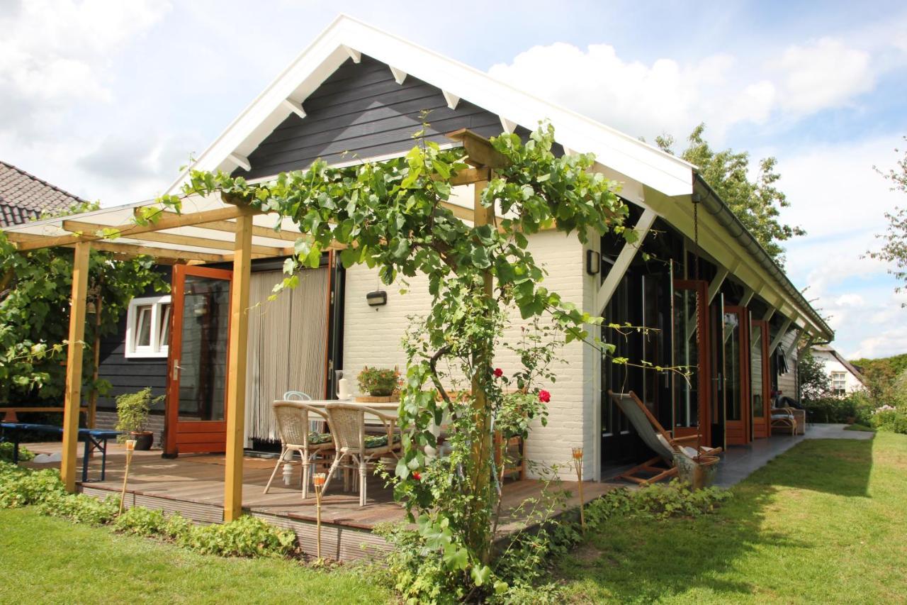 Familiehuis De Betuwe Met Prive Kunstgras Tennisbaan En Sauna Villa Erichem Ngoại thất bức ảnh